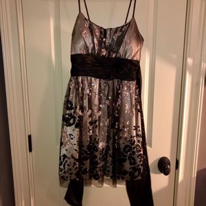 Super cute & fun semi-formal dress!!